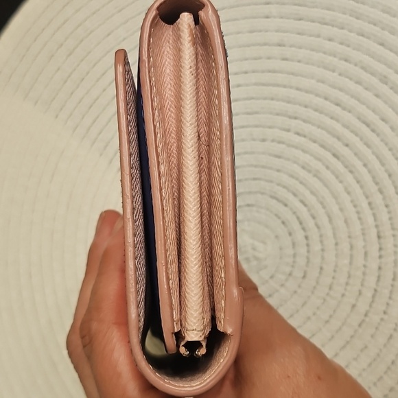 Louis Vuitton Pink and Blue Twist Lock Leather Wallet - Picture 3 of 10